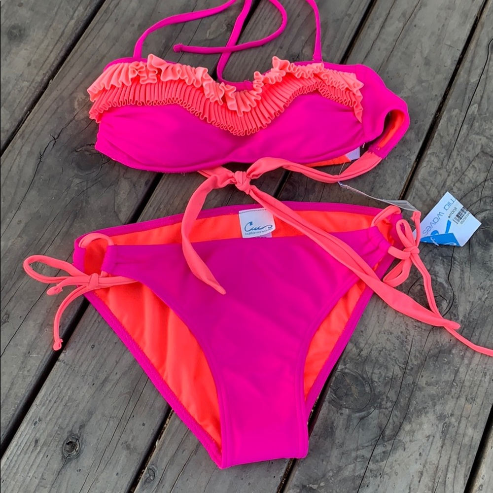 Pink ruffle bikini - Picture 9 of 12